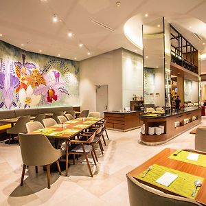 Bigland Hotel & Convention Sentul